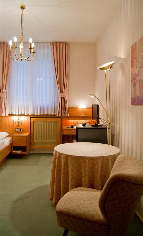 Zum Kranz Garni Hotel Bad Rippoldsau Pokój zdjęcie